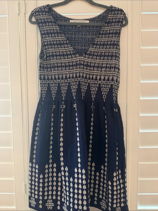 Max Studio Dresses & Skirts - Max Studio Navy and White Patterned V-Neck Above the Knee Dress